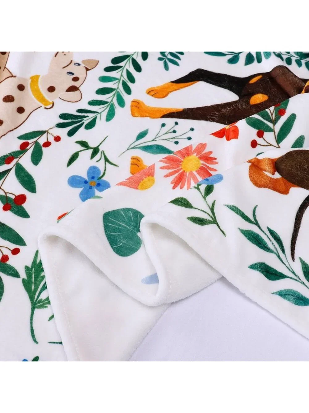 Ultra Soft Floral Dog Blanket - Cozy Fleece Throw for Dog Lovers, 60